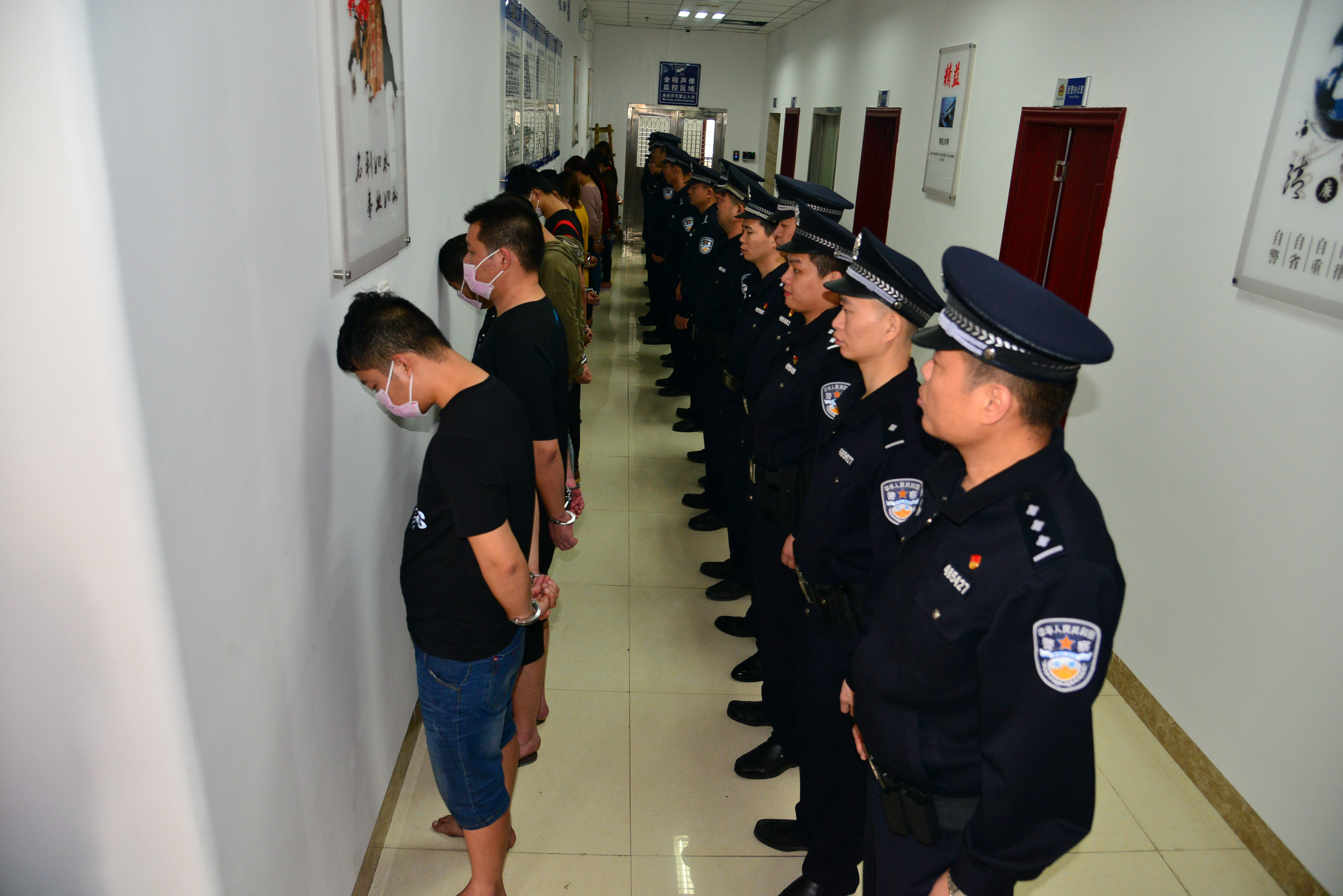 贵州4名缅甸籍人员从隔离点外逃 目前均已抓到_凤凰网